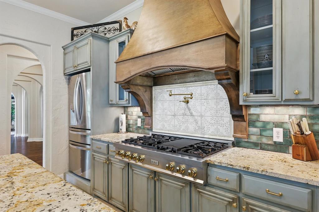 1000 Van Zandt Court