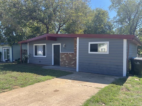 Photo of 2532 Loy Lake Road, Denison, TX 75020 (MLS # 21414476)