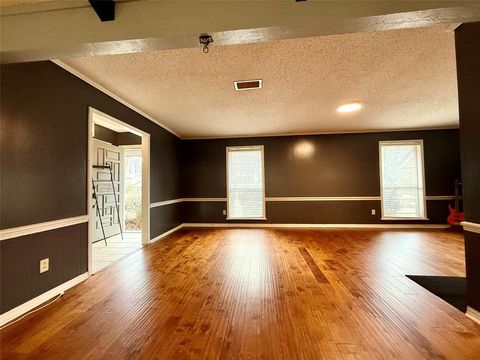 Tiny photo for 2104 Greenbriar Dr Dr, Ruston, LA 71270 (MLS # 21197440)