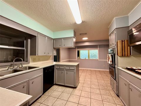 Tiny photo for 2104 Greenbriar Dr Dr, Ruston, LA 71270 (MLS # 21197440)