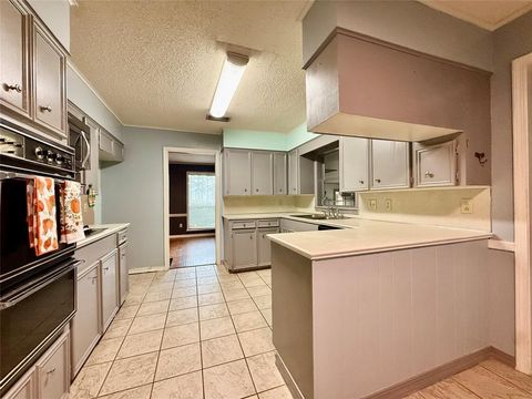 Tiny photo for 2104 Greenbriar Dr Dr, Ruston, LA 71270 (MLS # 21197440)