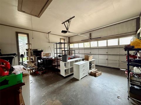 Tiny photo for 2104 Greenbriar Dr Dr, Ruston, LA 71270 (MLS # 21197440)