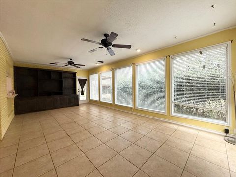 Tiny photo for 2104 Greenbriar Dr Dr, Ruston, LA 71270 (MLS # 21197440)