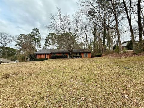 Tiny photo for 2104 Greenbriar Dr Dr, Ruston, LA 71270 (MLS # 21197440)