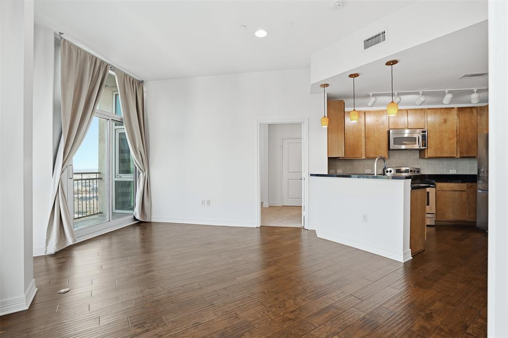 Tower Residential II Condo - Residential Lease