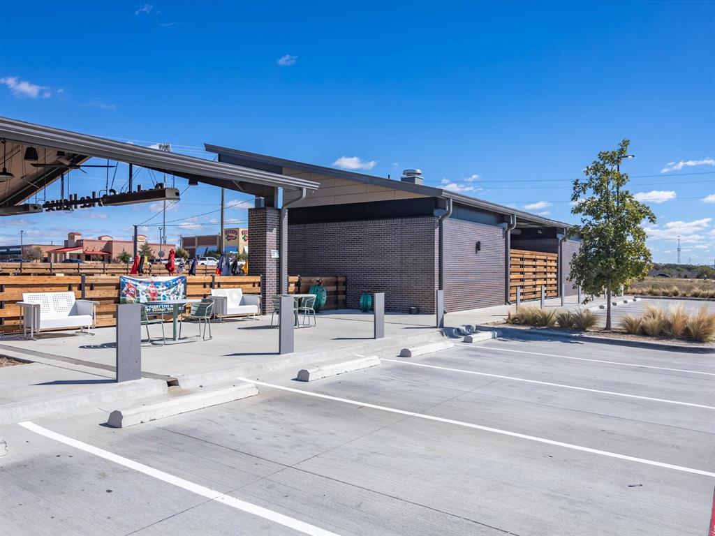 The Village At Willow - Commercial Sale