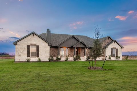 A home in Valley View