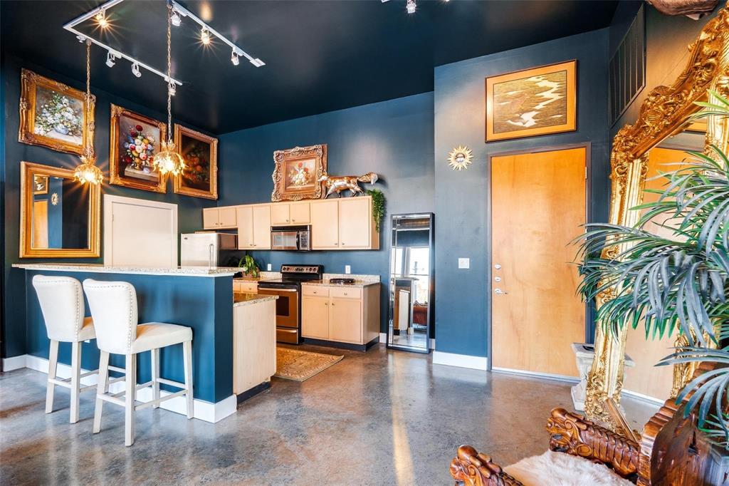 Live Oak Lofts Condo - Residential Lease