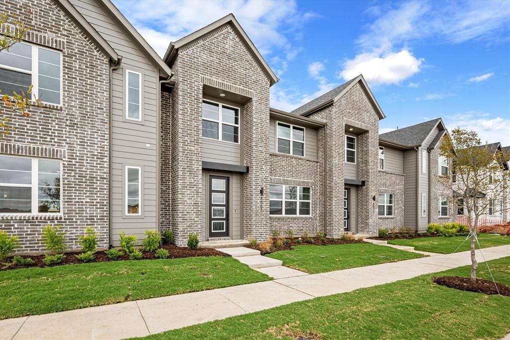 4561 Lamplights Drive