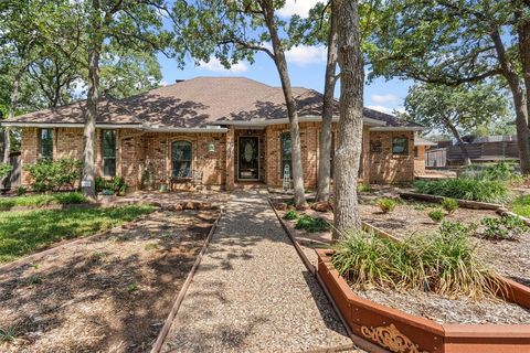 703 Shady Creek Drive Kennedale TX 76060