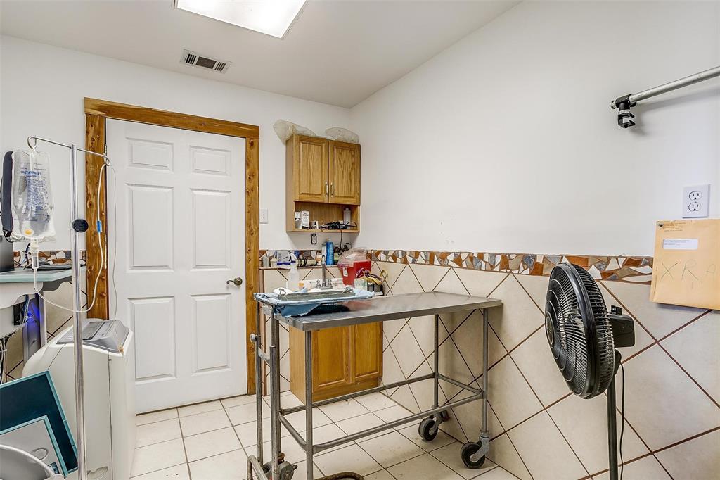 528 SURVEY: GLENN JAMES A - Commercial Sale