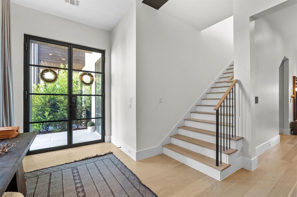 9709 Kerrisdale Lane