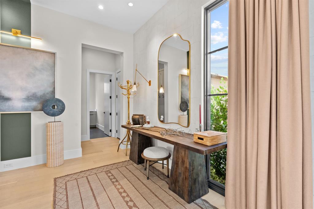9709 Kerrisdale Lane