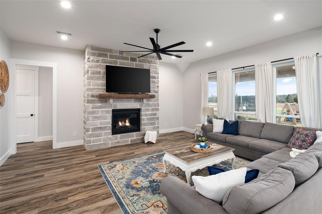 2928 County Road 1110