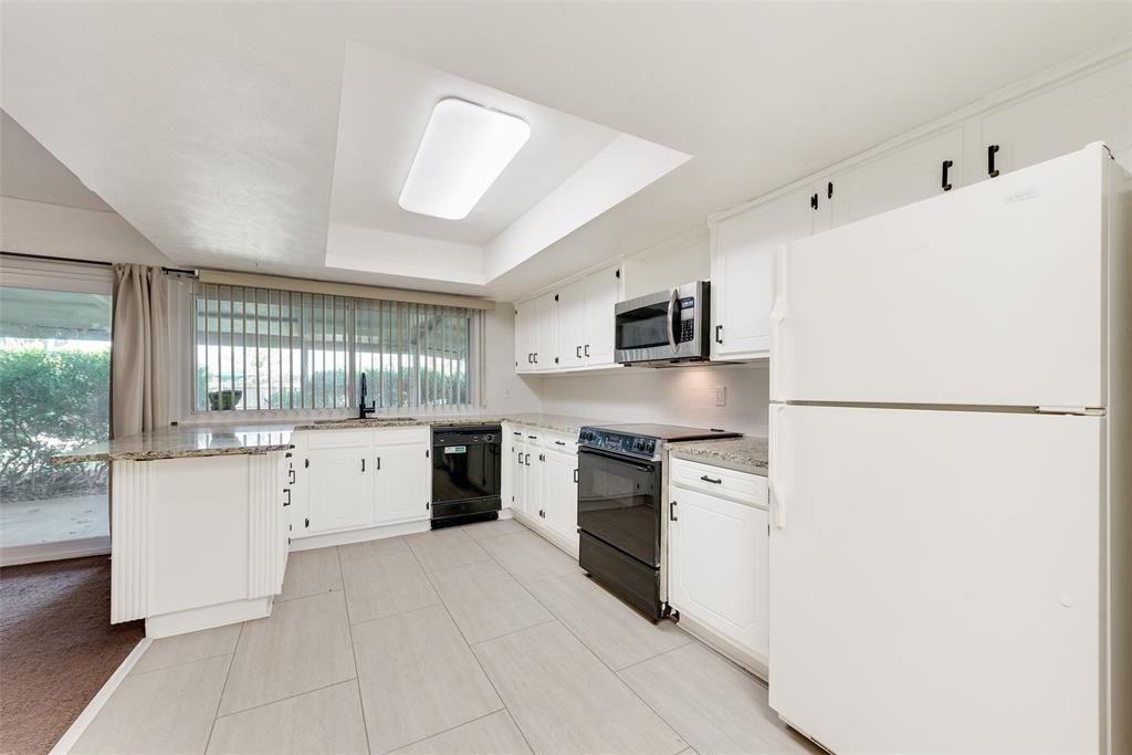 White Rock Village 01 - Residential