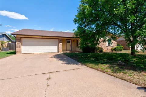 Photo of 2317 Brenda Lane, Abilene, TX 79606 (MLS # 21209873)