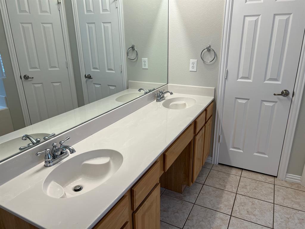 Villages At Spring Lake The - Residential Lease