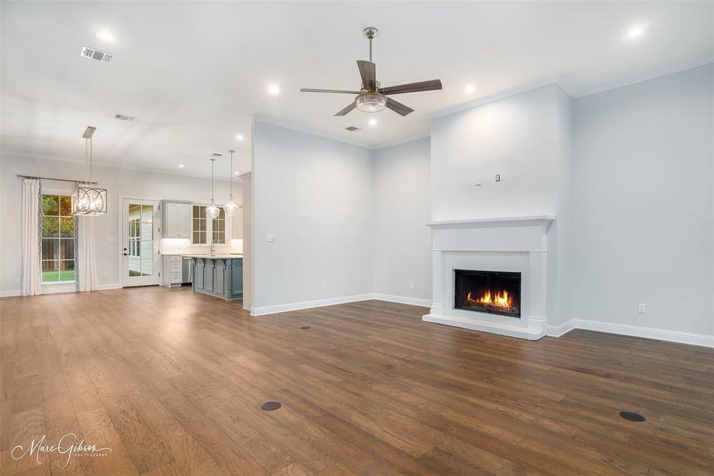 2116 Old Grove Circle