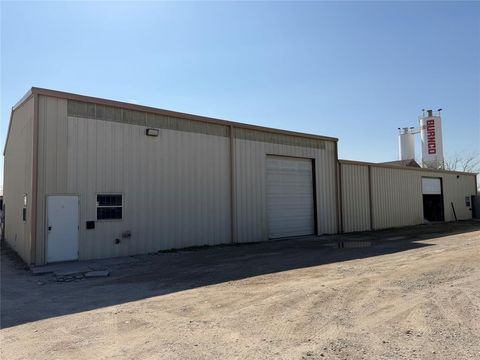 9717 Industrial Road Justin TX 76247