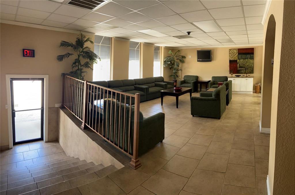 2905 Lackland Road