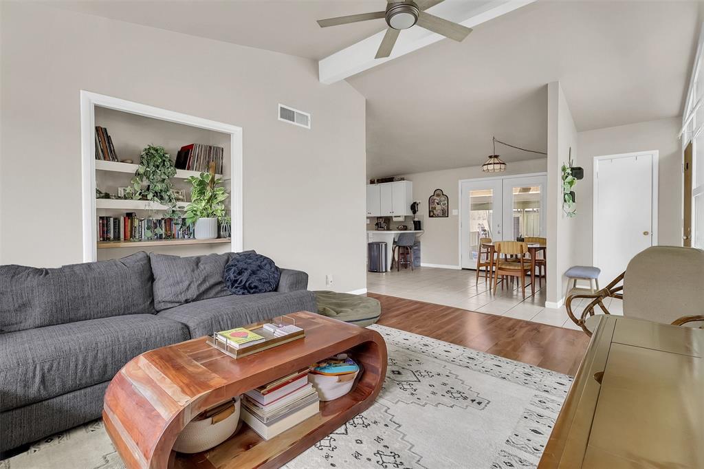 2907 Longfellow Lane