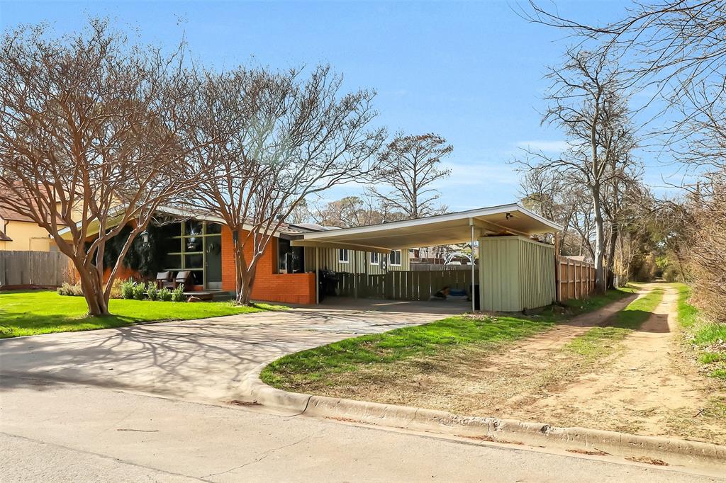 2907 Longfellow Lane