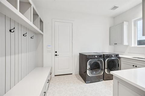 Tiny photo for 5638 Winton Street, Dallas, TX 75206 (MLS # 21032668)