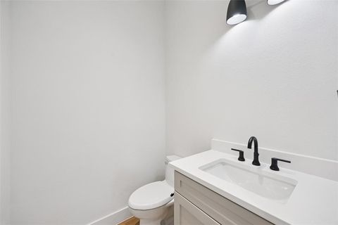 Tiny photo for 5638 Winton Street, Dallas, TX 75206 (MLS # 21032668)