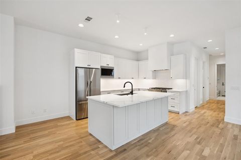 Tiny photo for 5638 Winton Street, Dallas, TX 75206 (MLS # 21032668)