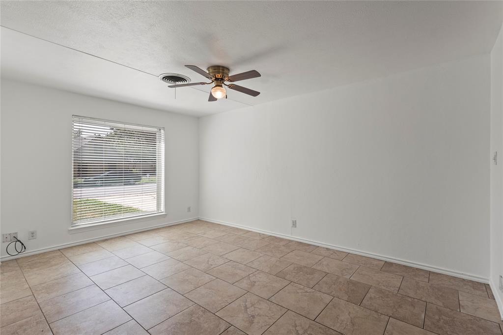 3209 N Calais Street