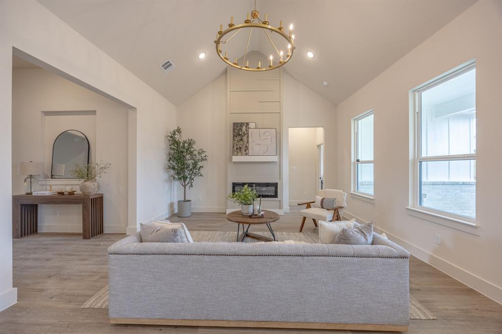 5500 W Vickery Boulevard