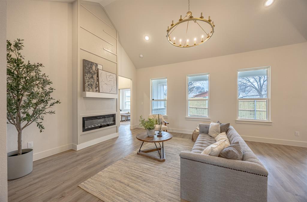 5500 W Vickery Boulevard