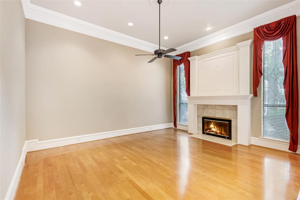 3213 Louis Drive