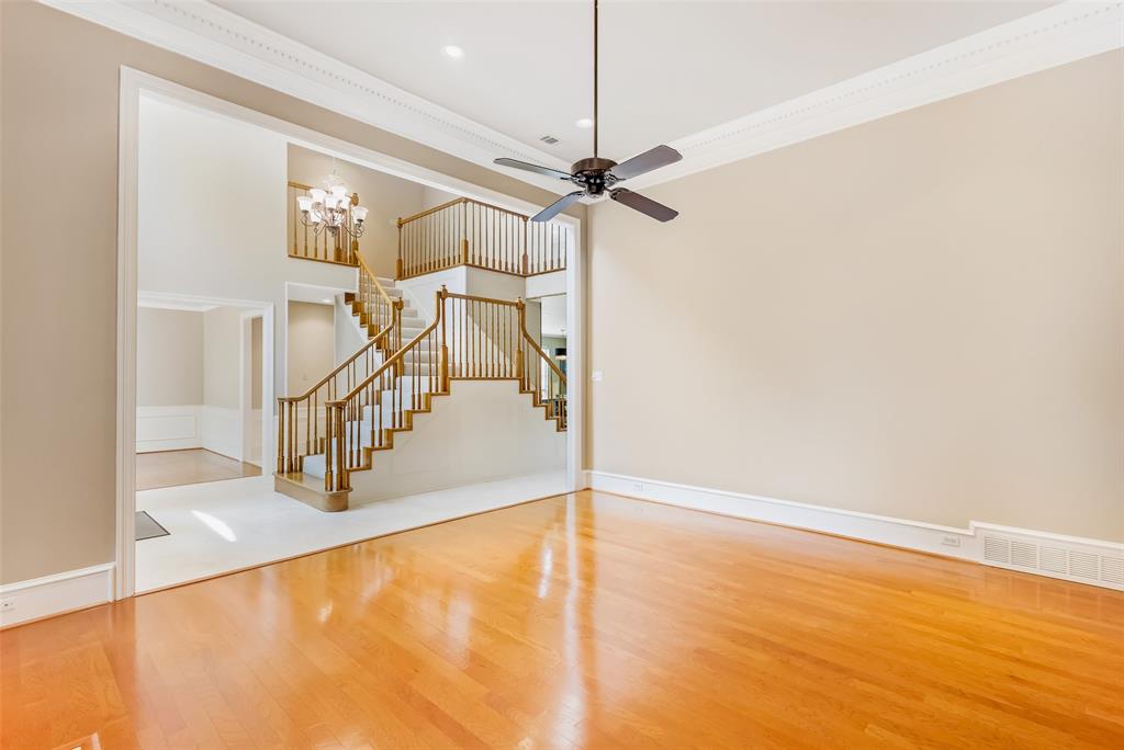 3213 Louis Drive