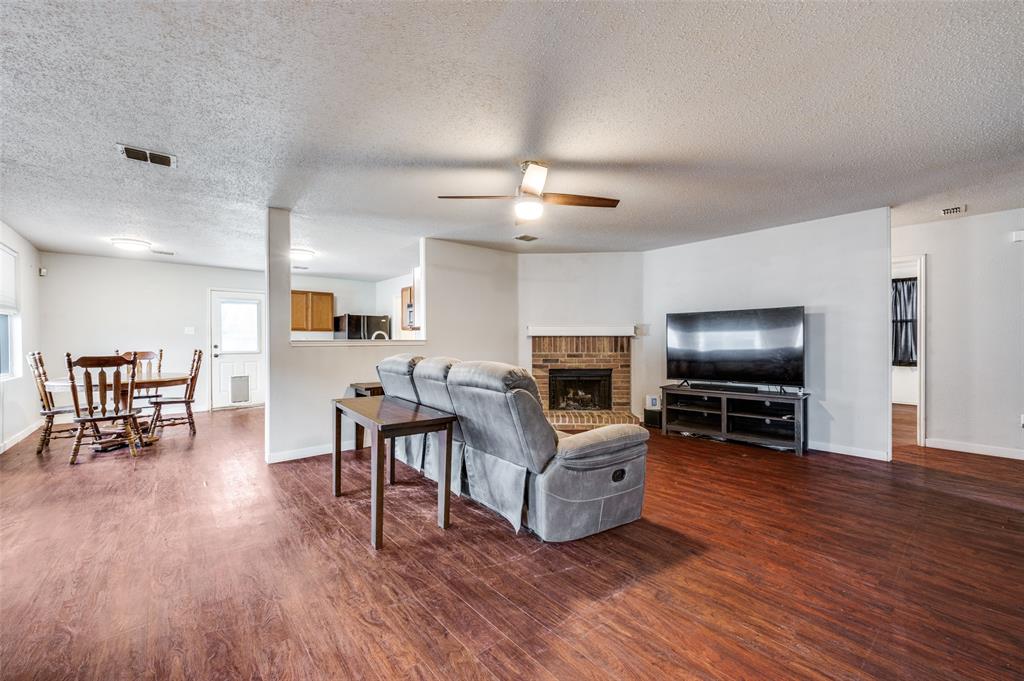 1709 Silverwood Lane