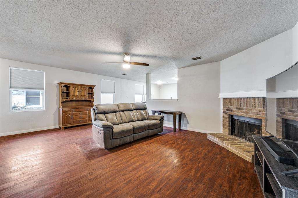 1709 Silverwood Lane