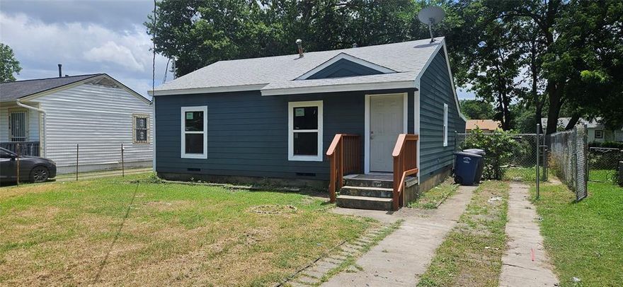 SPECIAL FINANCING AVAILABLE!  LOW DOWN PAYMENT, CLOSING COST HELP, NO PMI, ETC.  Charming remodeled and updated 3 Bedroom move-in ready home in a quiet, peaceful, neighborhood.  Fantastic location with easy access to Downtown Dallas via 175.  Close to shopping, dining, entertainment, schools, parks, medical, etc.  Inside you will find an inviting atmosphere with a spacious living area, great for entertaining, a nice size kitchen and eating area and a beautiful owners suite and custom bath.  Nice sized bedrooms.  Utility closet. The fenced backyard is ideal for outdoor activities and there is easy access from driveway.  Don't miss out on this opportunity.