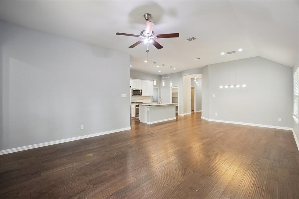 Vineyards Ph I, The - Residential Lease