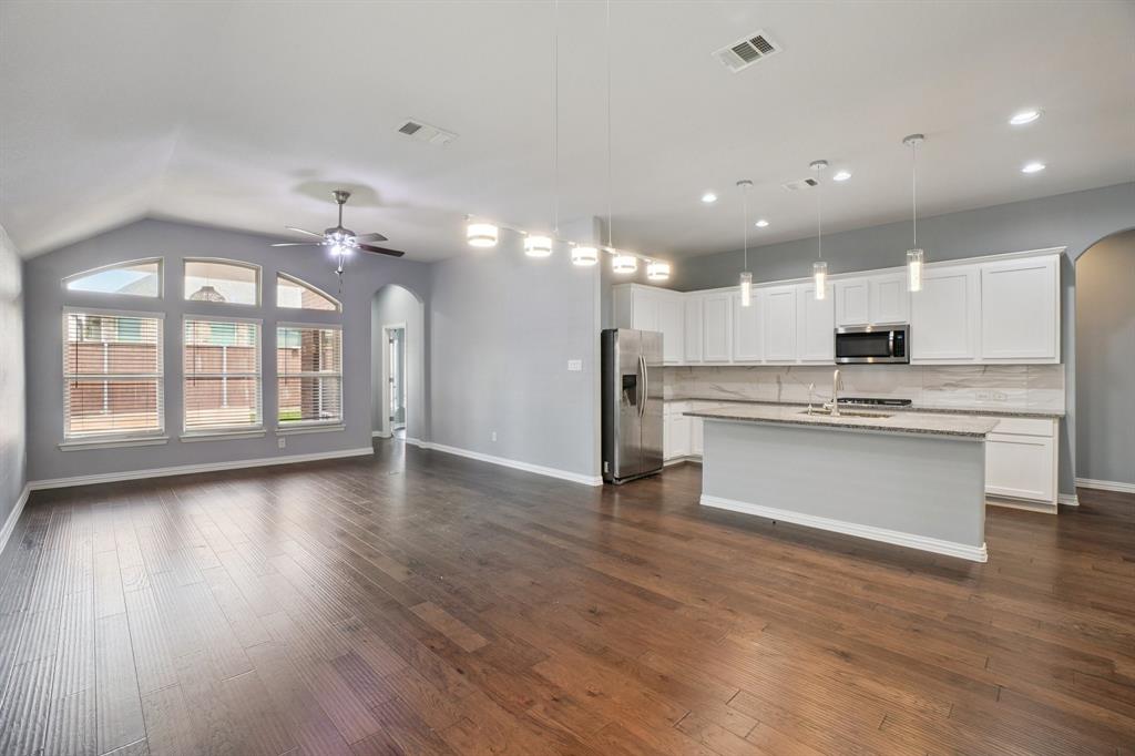 Vineyards Ph I, The - Residential Lease