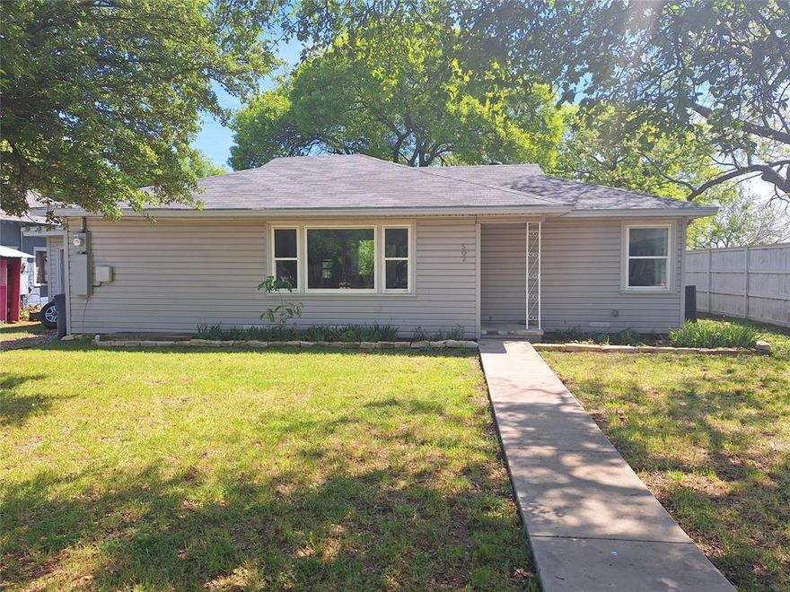Decatur 3-2-1 close to Harmon Park. Open living dining area with electric fireplace. Large kitchen with granite countertops, new dishwasher and microwave.
New survey should be finished soon.