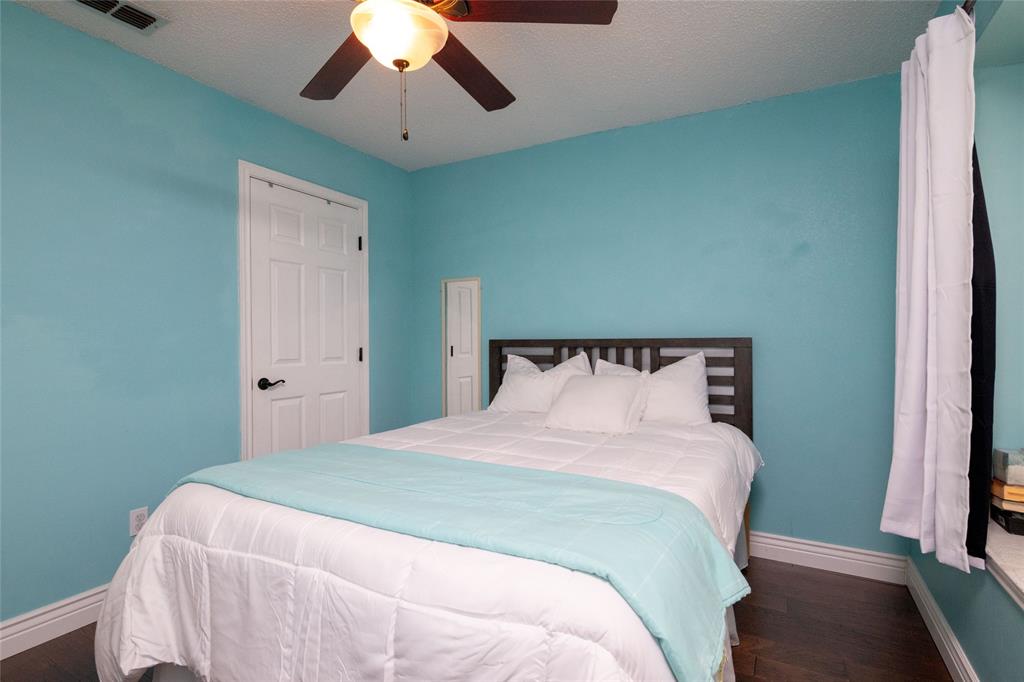 Euless, Texas 76039, United States, 5 Bedrooms Bedrooms, ,3 BathroomsBathrooms,Residential,Pending,35277