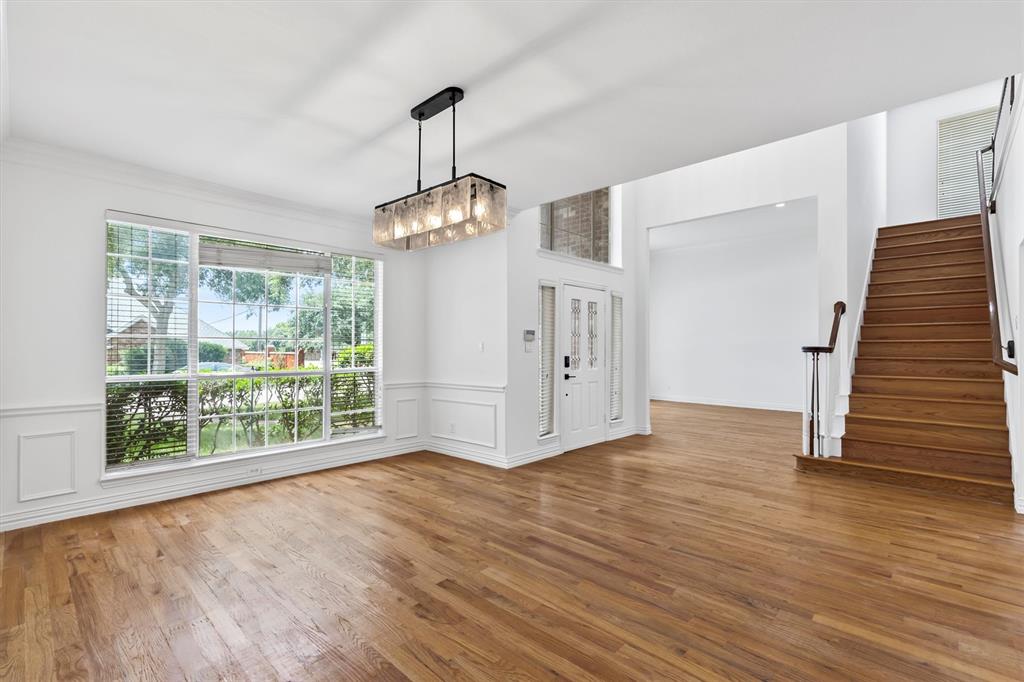 3933 Woodlawn Lane