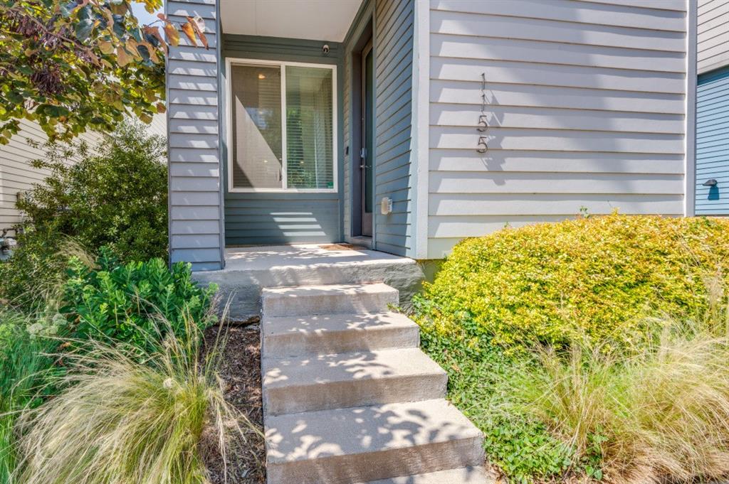 1155 Crownview Lane
