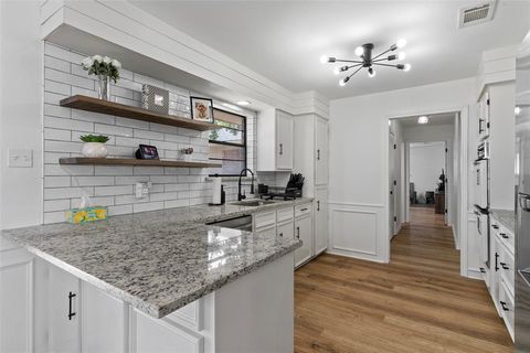 Photo of 1612 Daywood Lane, Irving, TX 75061 (MLS # 21212793)