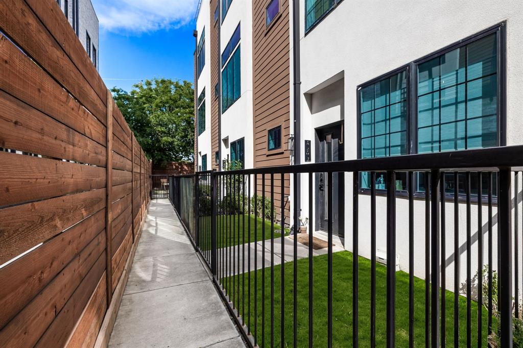 1910 Caddo Street A203