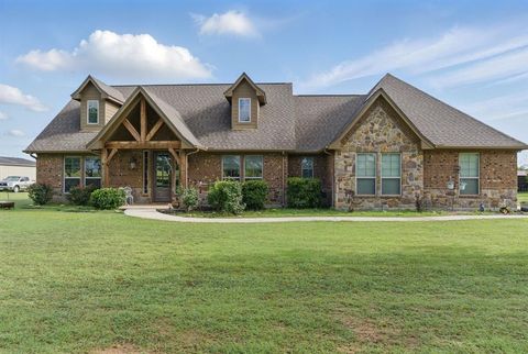 748 County Road 3451 Paradise TX 76073