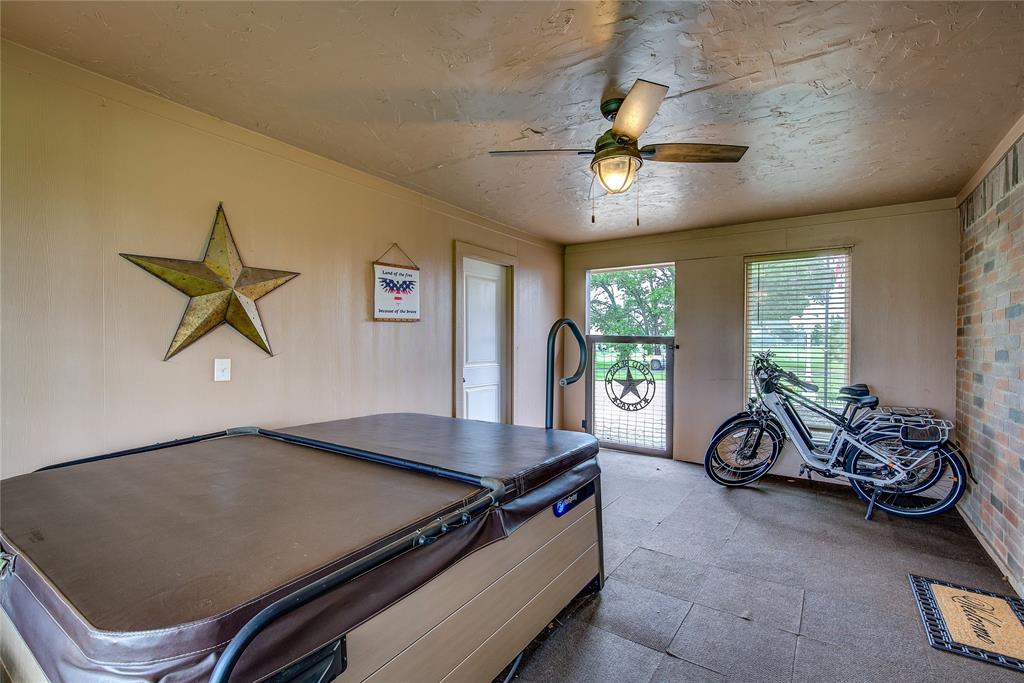 ACRES: 1.030 ABST: 664 SUR: W PARHAM - Residential