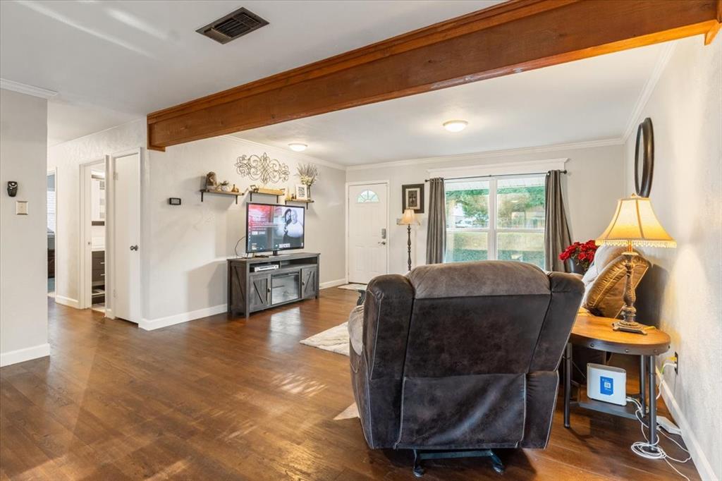 Azle, Texas 76020, United States, 3 Bedrooms Bedrooms, ,2 BathroomsBathrooms,Residential,Pending,200366