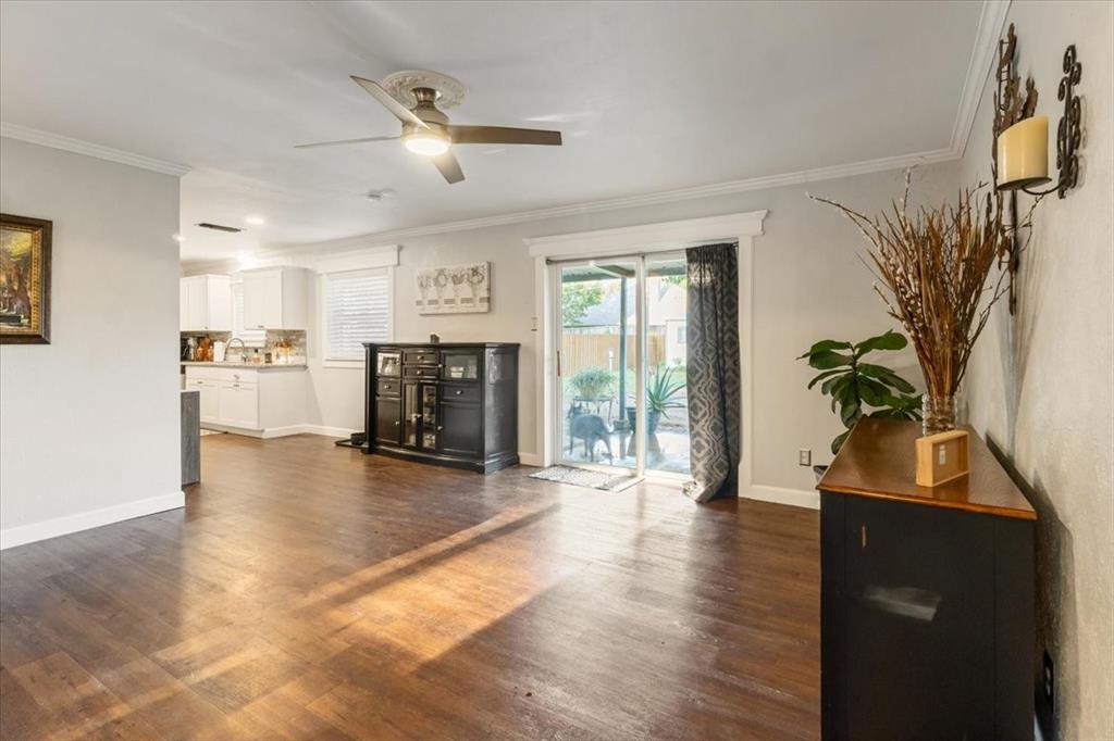 Azle, Texas 76020, United States, 3 Bedrooms Bedrooms, ,2 BathroomsBathrooms,Residential,Pending,200366