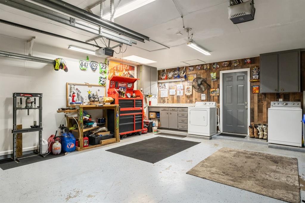 Azle, Texas 76020, United States, 3 Bedrooms Bedrooms, ,2 BathroomsBathrooms,Residential,Pending,200366